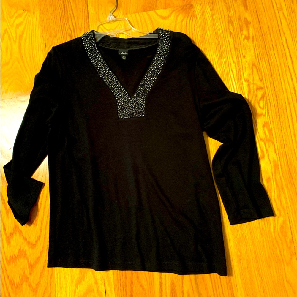 Beautiful pearl neck top in size large